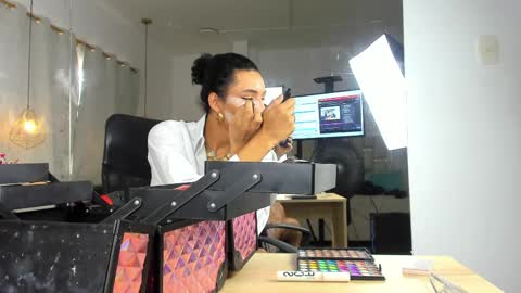Nahomy Whitte online show from 04/10/26, 12:32