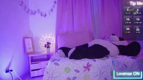 Snapshot of nahomy_2308 chatting on 04/09/26, 11:37 nahomy 2308 online show from 04/09/26, 11:37