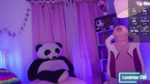 Snapshot of nahomy_2308 chatting on 04/11/26, 11:14 nahomy 2308 online show from 04/11/26, 11:14