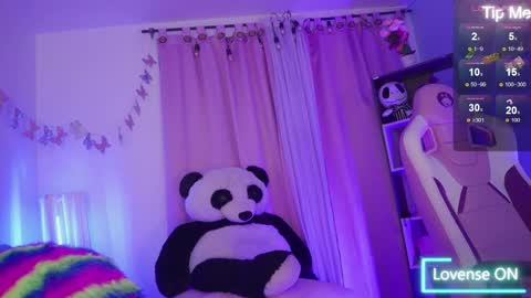 Snapshot of nahomy_2308 chatting on 04/20/26, 11:46 nahomy 2308 online show from 04/20/26, 11:46