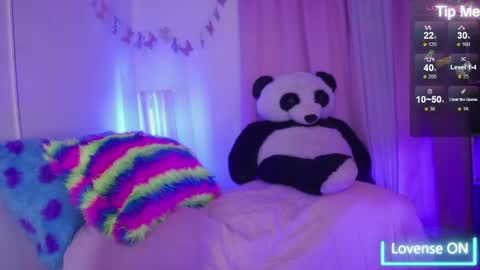 Snapshot of nahomy_2308 chatting on 04/21/26, 11:27 nahomy 2308 online show from 04/21/26, 11:27