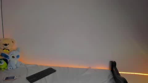 nahomy online show from 10/14/25, 01:45