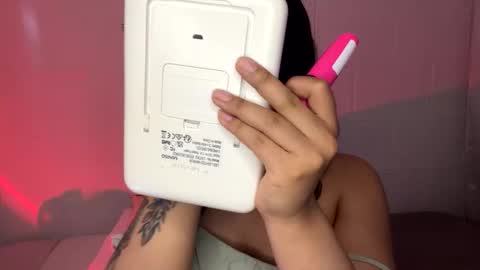 nahomy online show from 12/14/25, 02:11