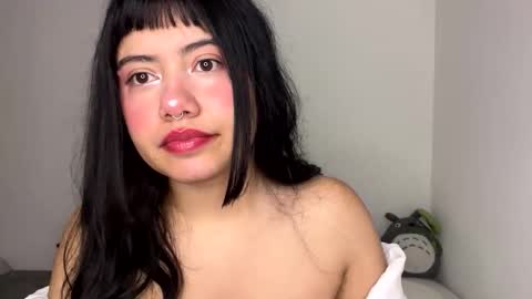 Snapshot of nahomy_joness chatting on 04/11/26, 01:15 nahomy online show from 04/11/26, 01:15