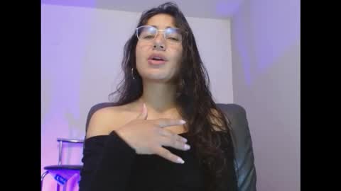 Snapshot of nahomy_rain chatting on 03/11/26, 03:23 online show from 03/11/26, 03:23