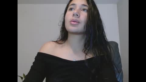 Snapshot of nahomy_rain chatting on 03/20/26, 02:49 online show from 03/20/26, 02:49