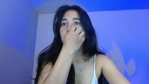 Snapshot of nahomy_rain chatting on 04/10/26, 03:45 online show from 04/10/26, 03:45