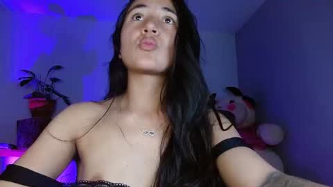 Snapshot of nahomy_rain chatting on 06/14/26, 02:09 online show from 06/14/26, 02:09