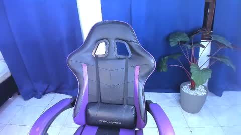 Nahomy online show from 10/08/25, 04:04