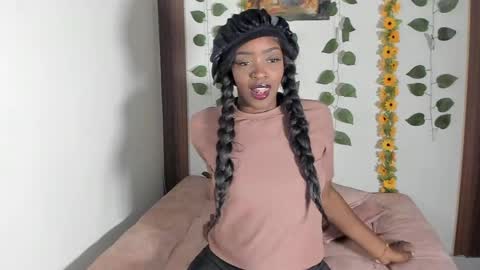 Nahomy  online show from 05/10/26, 03:33