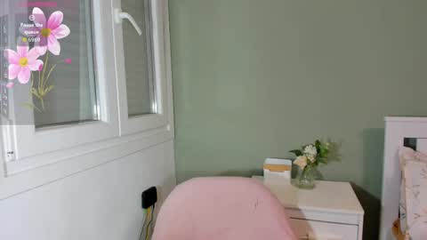 Snapshot of naia_7 chatting on 02/05/26, 06:40 Mile online show from 02/05/26, 06:40