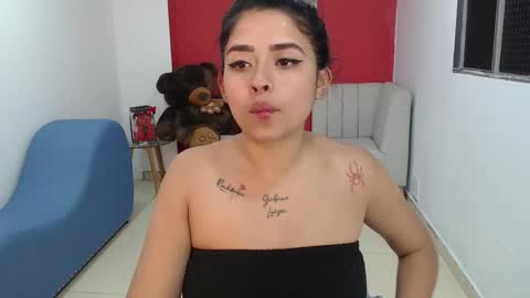 naia_sweetsex online show from 10/23/25, 11:53