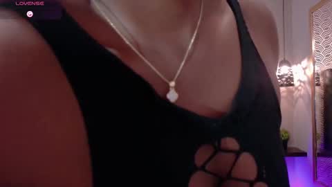 naiaramasson_ online show from 02/25/26, 12:48