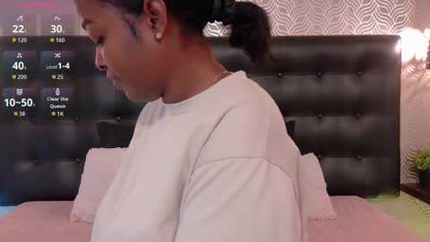 Snapshot of naiaramasson_ chatting on 03/12/26, 12:11 naiaramasson_ online show from 03/12/26, 12:11