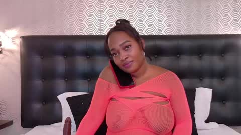 Snapshot of naiaramasson_ chatting on 06/06/26, 12:21 naiaramasson_ online show from 06/06/26, 12:21