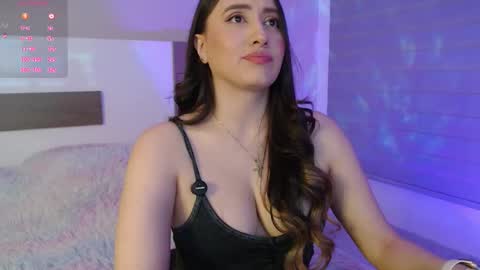 Snapshot of nailahk chatting on 11/28/25, 12:57 NAILAHK online show from 11/28/25, 12:57