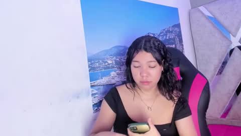 Snapshot of naileth_ chatting on 11/21/25, 03:16 NAILETH online show from 11/21/25, 03:16