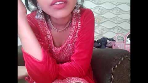 Snapshot of naina00123 chatting on 01/14/25, 07:00 Naina online show from 01/14/25, 07:00