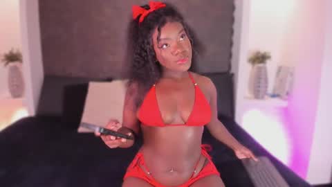 Snapshot of naina_deivis33 chatting on 06/24/26, 04:00 naina deivis33 online show from 06/24/26, 04:00