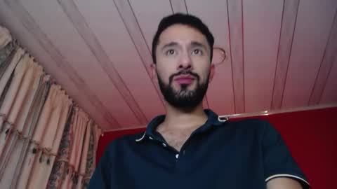 Snapshot of nainpaulo chatting on 11/11/25, 01:27 nainpaulo online show from 11/11/25, 01:27