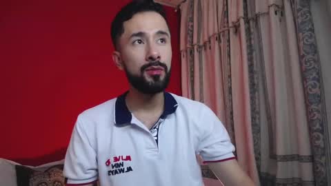 Snapshot of nainpaulo chatting on 11/24/25, 12:21 nainpaulo online show from 11/24/25, 12:21