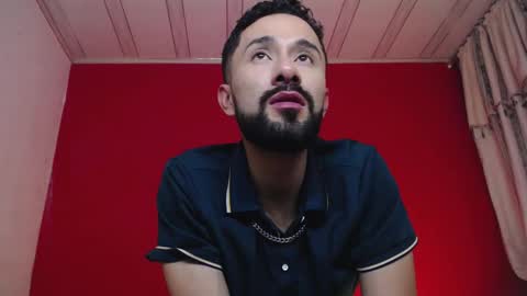 Snapshot of nainpaulo chatting on 11/25/25, 01:16 nainpaulo online show from 11/25/25, 01:16