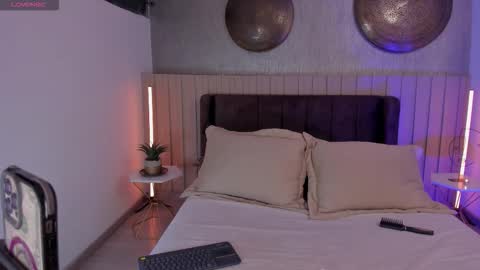 Naisha Ford online show from 01/15/26, 03:55