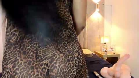 Snapshot of naisharousell chatting on 11/11/25, 12:21 Naisha Rousell online show from 11/11/25, 12:21