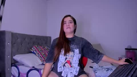 Snapshot of naive_natty1 chatting on 01/31/26, 10:41 Natalia Flores online show from 01/31/26, 10:41