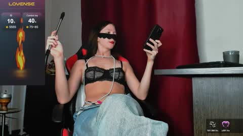 Snapshot of naked_psychologist chatting on 11/18/25, 11:36 Asy no face online show from 11/18/25, 11:36