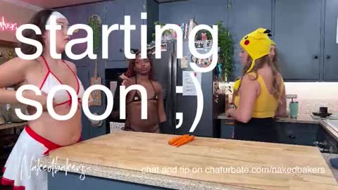 Snapshot of nakedbakers chatting on 10/29/25, 01:52 Naked Bakers online show from 10/29/25, 01:52