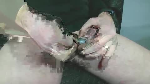 Snapshot of nakedbeachcouple chatting on 01/19/25, 01:44 nakedbeachcouple online show from 01/19/25, 01:44