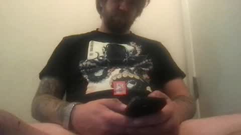 Snapshot of nakedbluesman420 chatting on 06/09/26, 02:06 nakedbluesman420 online show from 06/09/26, 02:06