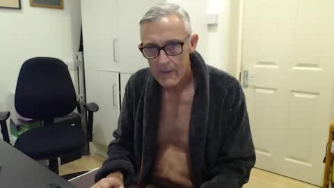 Snapshot of nakedcarpenteruk chatting on 11/13/25, 05:23 nakedcarpenteruk online show from 11/13/25, 05:23