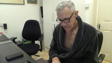 Snapshot of nakedcarpenteruk chatting on 03/09/26, 02:54 nakedcarpenteruk online show from 03/09/26, 02:54