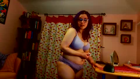 Lizzy online show from 01/31/25, 05:51