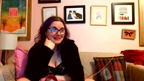 Lizzy online show from 02/18/25, 06:04