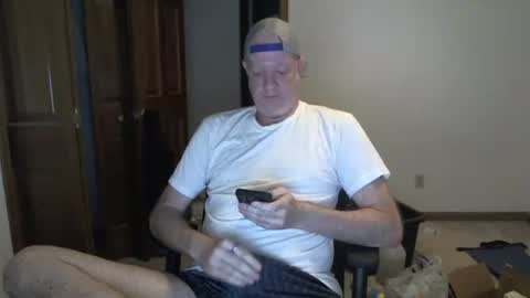 Snapshot of nakedilmale chatting on 05/25/26, 02:39 Tip 100 for my full real name online show from 05/25/26, 02:39