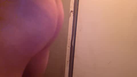 Snapshot of nakednate1780 chatting on 10/06/25, 04:43 nakednate1780 online show from 10/06/25, 04:43