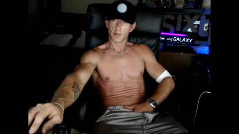 Snapshot of nakedoutsdeurwndw chatting on 04/19/26, 01:27 nakedoutsdeurwndw online show from 04/19/26, 01:27
