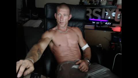 Snapshot of nakedoutsdeurwndw chatting on 07/26/26, 11:55 nakedoutsdeurwndw online show from 07/26/26, 11:55
