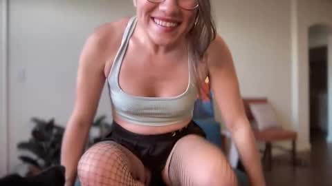 nakedpaint245477 online show from 02/16/25, 12:19