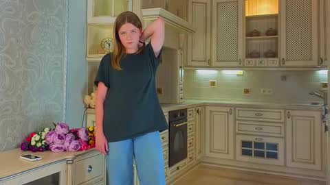 Snapshot of nakeshaskea chatting on 11/04/25, 01:21 Call me Lee online show from 11/04/25, 01:21