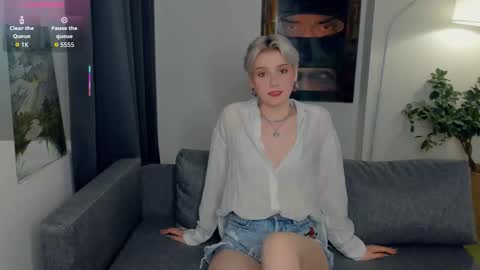 Kate online show from 10/17/25, 10:51