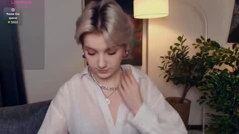 Kate online show from 12/03/25, 12:25