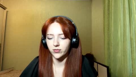 Snapshot of nakitawiggin chatting on 02/21/26, 10:16 Luna online show from 02/21/26, 10:16