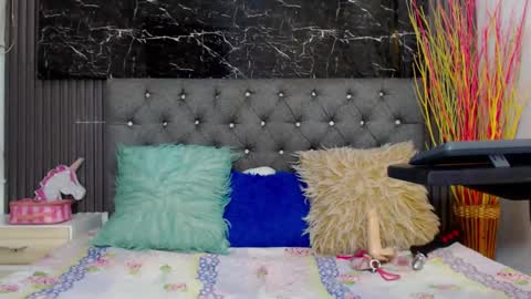 Snapshot of nalaroy chatting on 01/18/25, 07:17 NALAROY online show from 01/18/25, 07:17