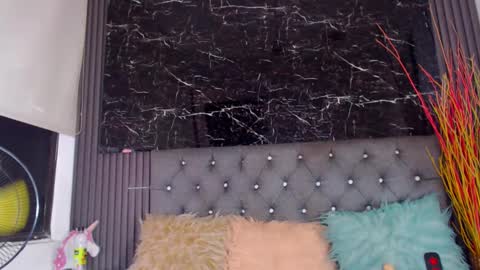 Snapshot of nalaroy chatting on 02/26/25, 07:27 NALAROY online show from 02/26/25, 07:27