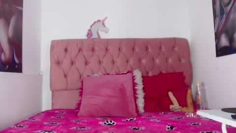 Snapshot of nalaroy chatting on 10/08/25, 05:27 NALAROY online show from 10/08/25, 05:27