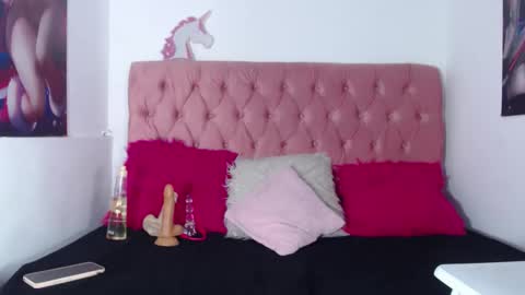 Snapshot of nalaroy chatting on 10/25/25, 06:32 NALAROY online show from 10/25/25, 06:32